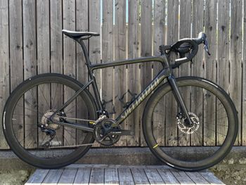 Używany Specialized Tarmac SL6 Sport 2021 2021 Road & Gravel