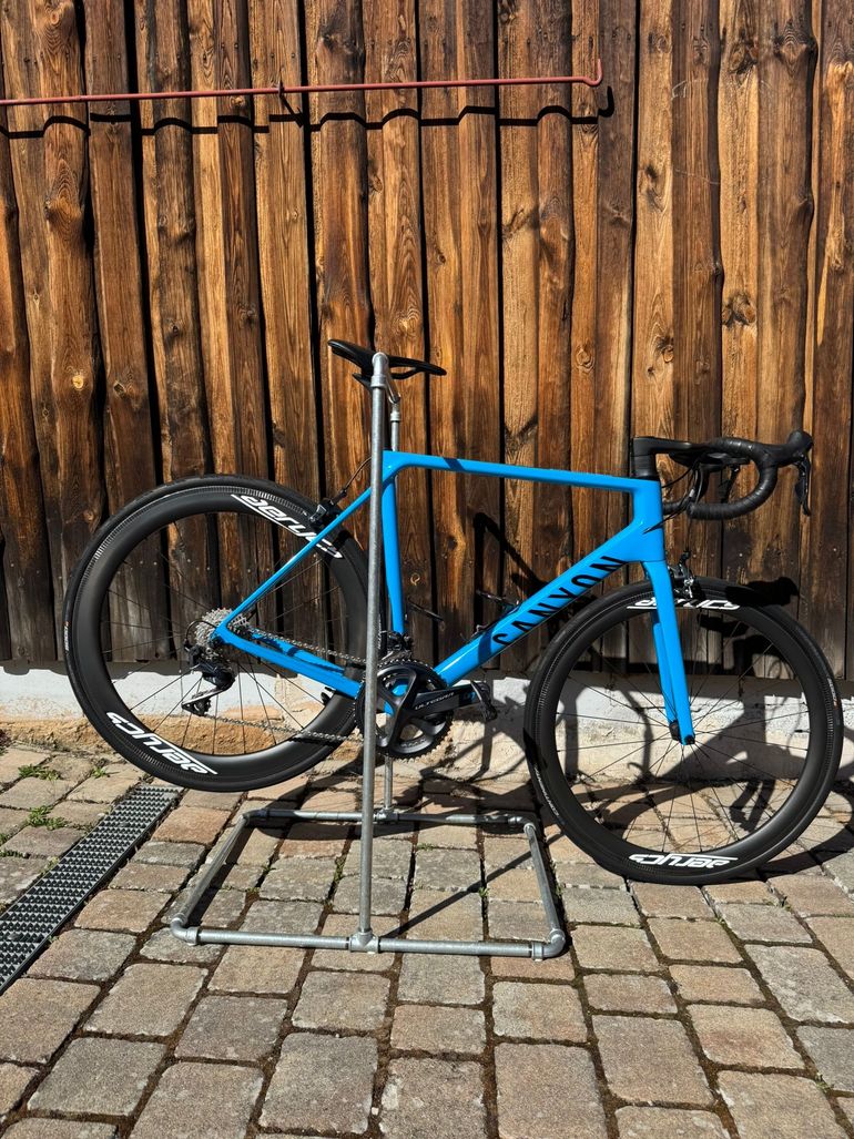 Canyon Ultimate CF SL 8 2021 2021 Road & Gravel de segunda mano, Azul — imagen 1 de 16