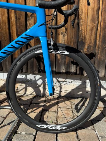 Tweedehands Canyon Ultimate CF SL 8 2021 2021 Road & Gravel — afbeelding 6 van 16