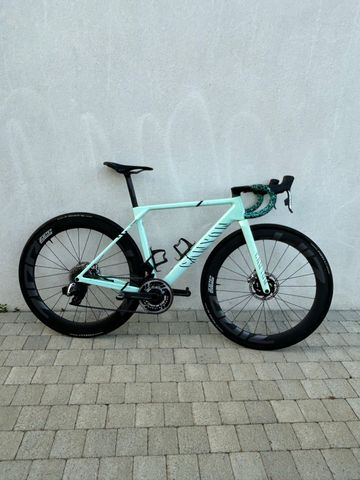 Canyon Ultimate CFR AXS 2024 Frameset 2024 Road & Gravel de segunda mano, Azul — imagen 1 de 3