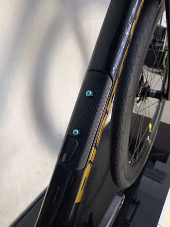 Używany Bianchi Infinito Pro 105 DI2 2026 2026 Road & Gravel — zdjęcie 5 z 5