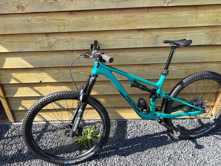 Gebrauchtes Merida ONE-FORTY 700 2023 2023 Mountainbike, Grün — Bild 2 von 15