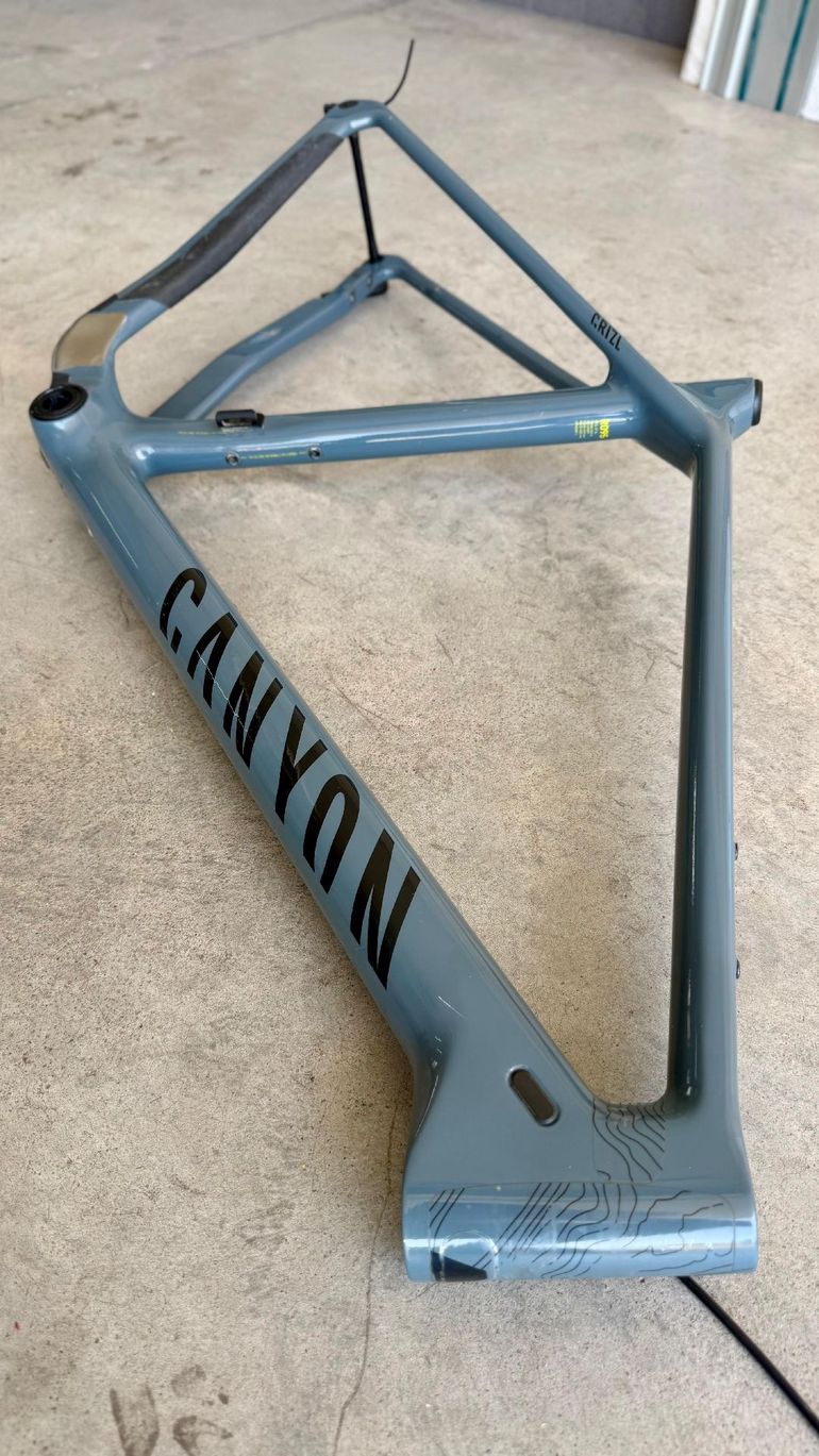 Używany Canyon Grizl CF SL 8 1by 2023 Frameset 2023 Road & Gravel — zdjęcie 3 z 8
