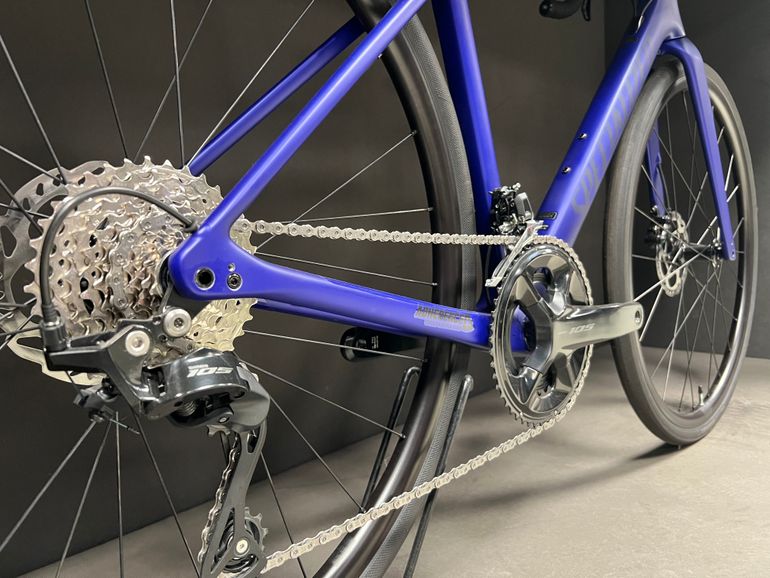 Używany Specialized Roubaix SL8 Sport - Shimano 105 2024 2024 Road & Gravel — zdjęcie 4 z 5