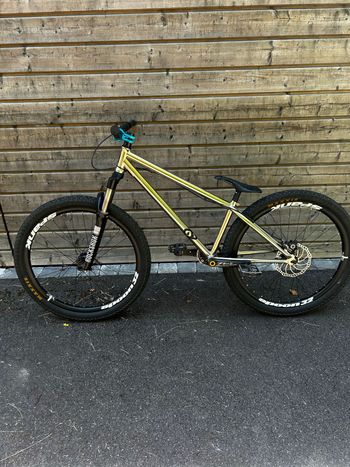 Used Octane One Custom Shimano ZEE 2022 Mountainbike, Light Gray — image 2 of 4