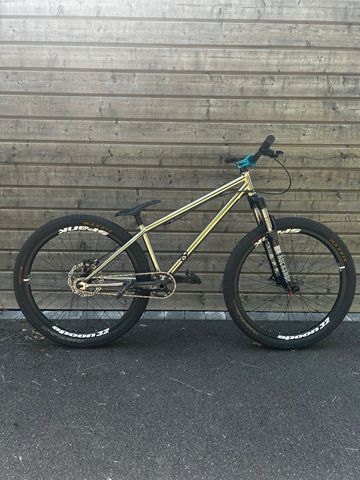 Tweedehands Octane One Custom Shimano ZEE 2022 Mountainbike — afbeelding 1 van 4
