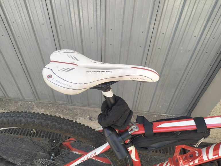 Used Specialized Chisel Hardtail Comp 2023 2023 Mountainbike, Red, 29 — image 3 of 6