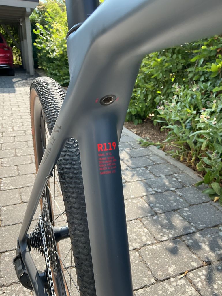 Used Canyon Grail CF SL 7 AXS 2024 2024 Road & Gravel, Light Gray — image 6 of 8
