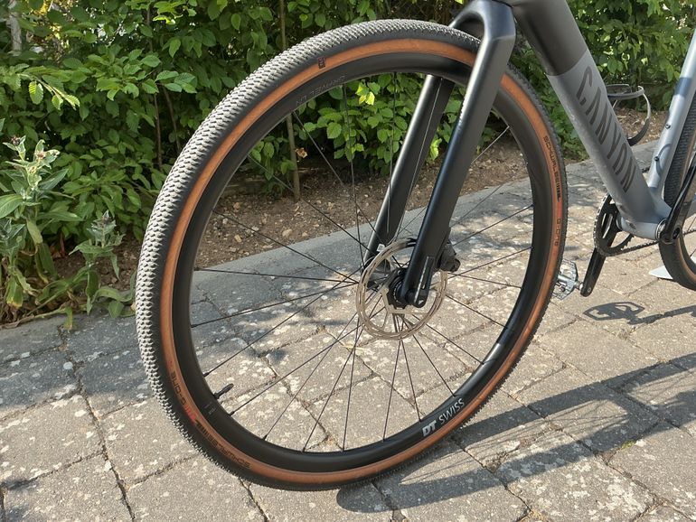 Used Canyon Grail CF SL 7 AXS 2024 2024 Road & Gravel, Light Gray — image 2 of 8