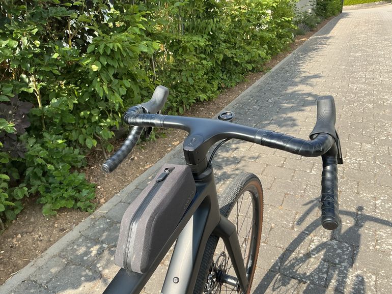 Used Canyon Grail CF SL 7 AXS 2024 2024 Road & Gravel, Light Gray — image 4 of 8