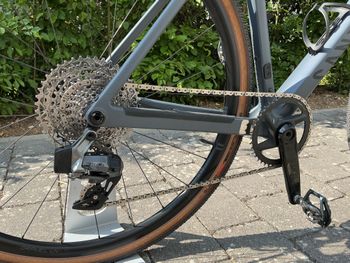 Used Canyon Grail CF SL 7 AXS 2024 2024 Road & Gravel, Light Gray — image 3 of 8
