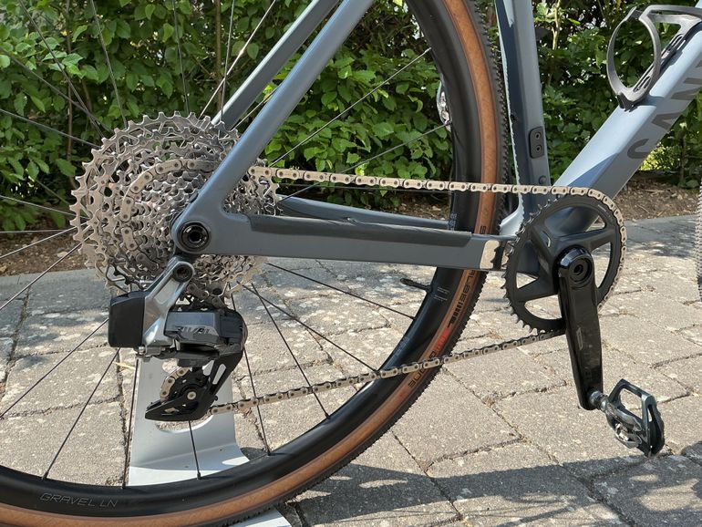 Used Canyon Grail CF SL 7 AXS 2024 2024 Road & Gravel, Light Gray — image 3 of 8