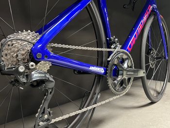 Specialized Tarmac SL7 Sport - Shimano 105 2025 2025 Road & Gravel de segunda mano, Azul — imagen 5 de 6