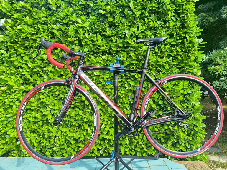 Olmo Custom Campagnolo Xenon 2016 Road & Gravel d'occasion — image 1 sur 15