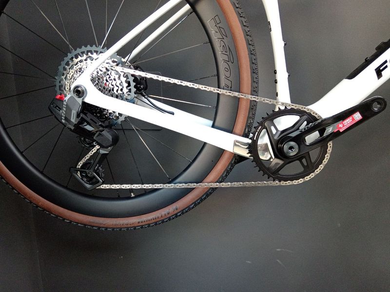 Used Fondriest Custom SRAM Rival eTap AXS 2027 Road & Gravel, White — image 2 of 5