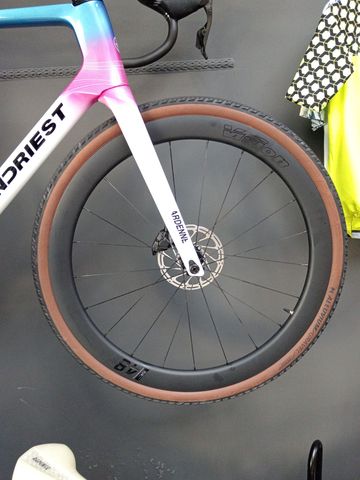 Used Fondriest Custom SRAM Rival eTap AXS 2027 Road & Gravel, White — image 3 of 5