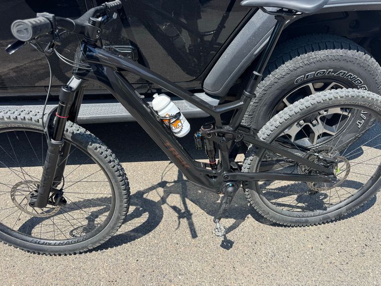 Gebrauchtes Trek Fuel EXe 9.8 2025 2025 Mountainbike, Schwarz, 29 — Bild 1 von 13