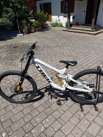 Used Trek Session 9 2023 2023 Mountainbike, White, 29 — image 2 of 3