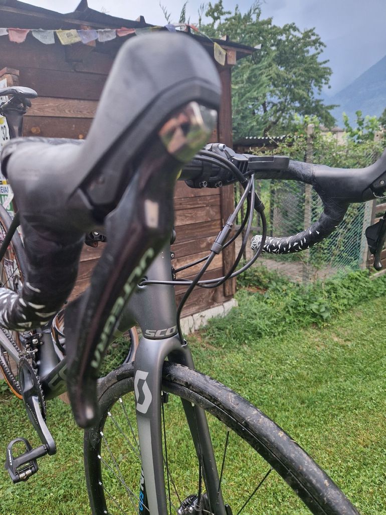 Scott Addict 10 disc carbon 2021 2021 Road & Gravel d'occasion — image 4 sur 5