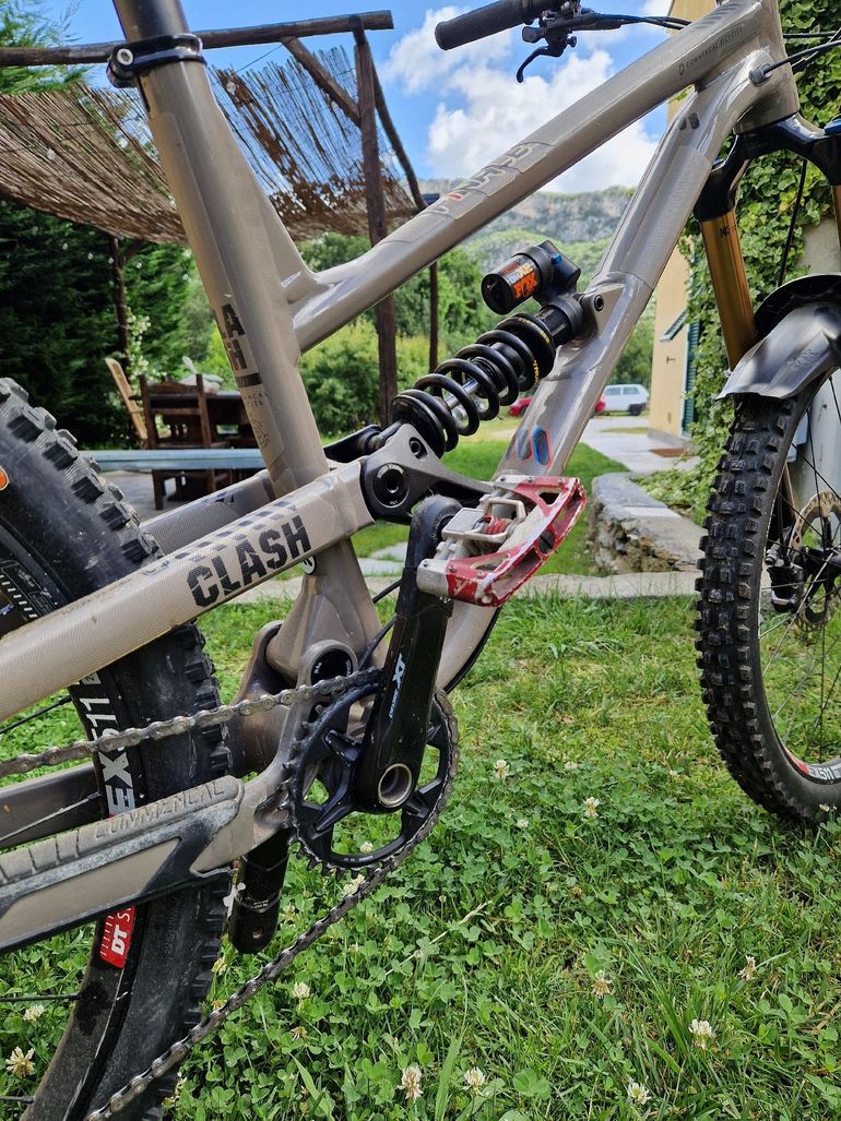 Używany Commencal CLASH SIGNATURE 2021 2021 Mountainbike — zdjęcie 4 z 8