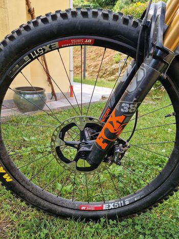 Używany Commencal CLASH SIGNATURE 2021 2021 Mountainbike — zdjęcie 6 z 8