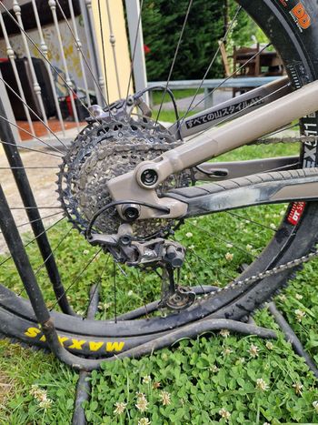 Używany Commencal CLASH SIGNATURE 2021 2021 Mountainbike — zdjęcie 3 z 8