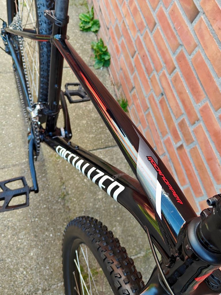 Używany Specialized Men's Rockhopper 2018 2018 Mountainbike — zdjęcie 8 z 14
