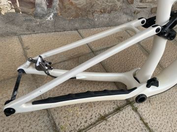Used Specialized Epic 8 EVO Pro Frameset - FOX FLOAT Factory 2024 Frameset 2024 Mountainbike, White, 29 — image 5 of 22