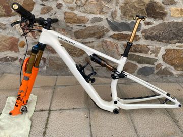 Used Specialized Epic 8 EVO Pro Frameset - FOX FLOAT Factory 2024 Frameset 2024 Mountainbike, White, 29 — image 2 of 22