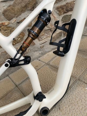 Used Specialized Epic 8 EVO Pro Frameset - FOX FLOAT Factory 2024 Frameset 2024 Mountainbike, White, 29 — image 9 of 22