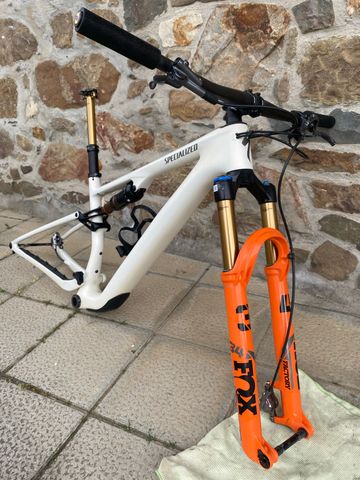 Used Specialized Epic 8 EVO Pro Frameset - FOX FLOAT Factory 2024 Frameset 2024 Mountainbike, White, 29 — image 16 of 22