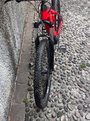 Used Trek Powerfly 4 2020 2020 Mountainbike, Red, 27.5, 29 — image 2 of 3