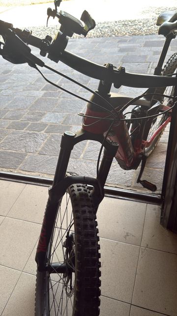 Used Trek Rail 9.8 2020 2020 Mountainbike, Red, 29 — image 4 of 4