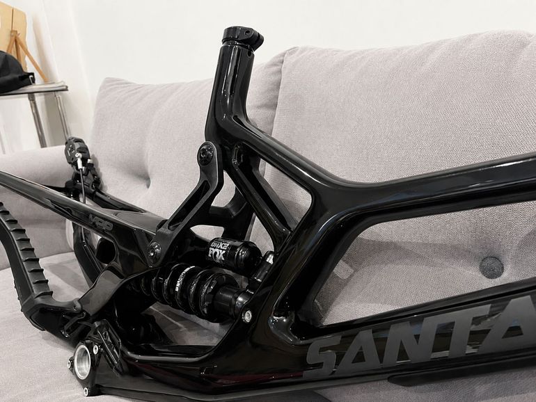 Brugt Santa Cruz V10 DH X01 / Carbon CC 2025 Frameset 2025 Mountainbike — billede 2 af 8