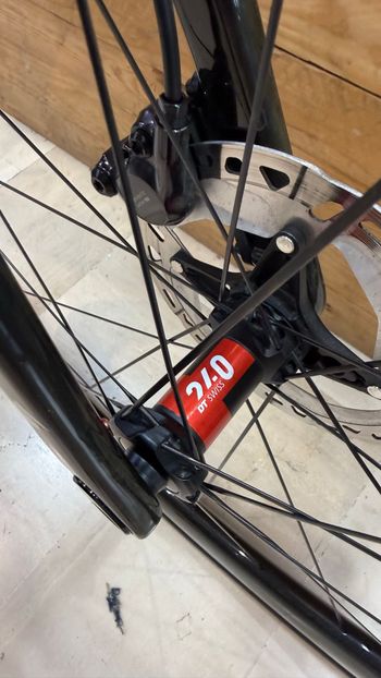 Factor O2 VAM Shimano Ultegra Di2 8170 2023 2023 Road & Gravel d'occasion — image 6 sur 13