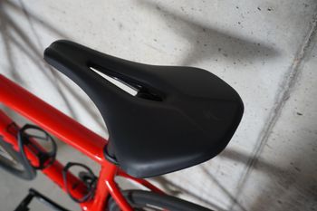 Używany Specialized Tarmac SL6 Sport 2023 2023 Road & Gravel — zdjęcie 6 z 7