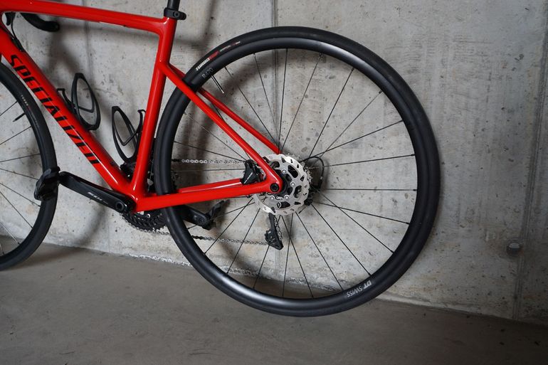Używany Specialized Tarmac SL6 Sport 2023 2023 Road & Gravel — zdjęcie 4 z 7