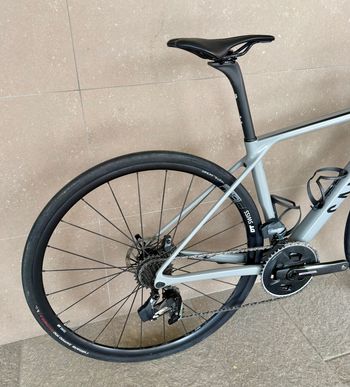 Canyon Ultimate CF SL 8 Disc eTap 2021 2021 Road & Gravel d'occasion — image 4 sur 14