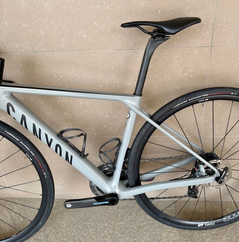 Canyon Ultimate CF SL 8 Disc eTap 2021 2021 Road & Gravel d'occasion — image 8 sur 14