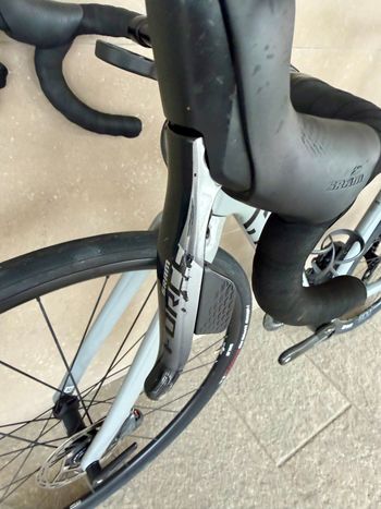 Canyon Ultimate CF SL 8 Disc eTap 2021 2021 Road & Gravel d'occasion — image 10 sur 14