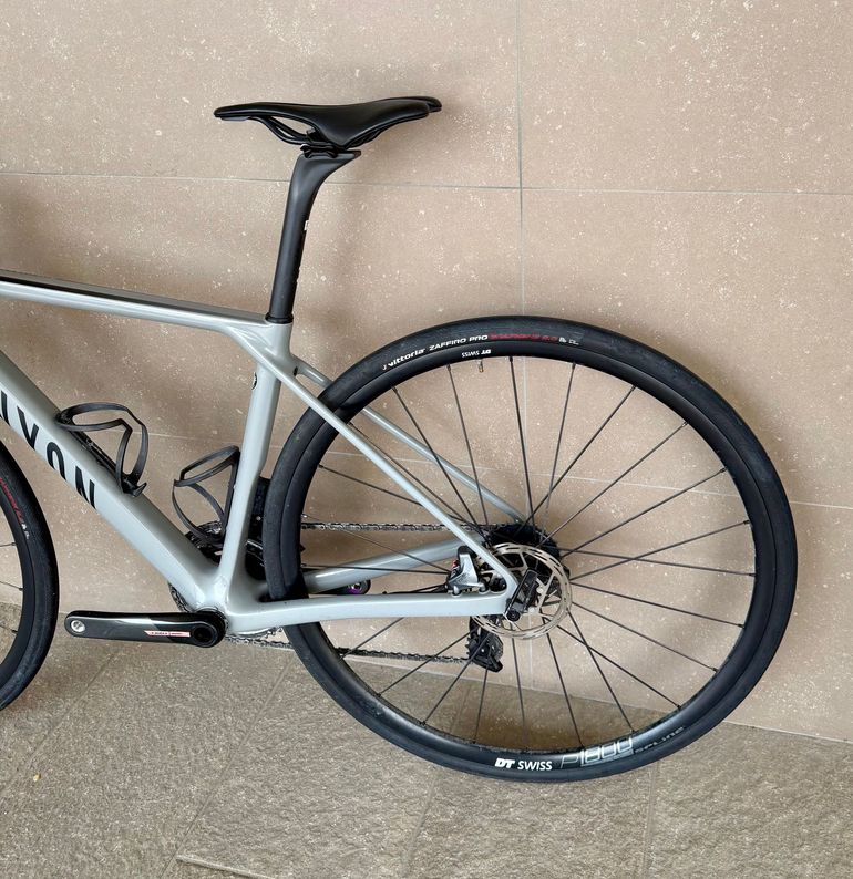 Canyon Ultimate CF SL 8 Disc eTap 2021 2021 Road & Gravel d'occasion — image 9 sur 14