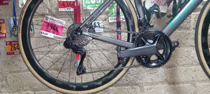 Used Wilier Filante Shimano Ultegra Di2 2024 Road & Gravel, Light Gray — image 13 of 14