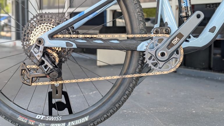 Used Pivot MACH 4 SL Ride GX Eagle Transmission 2025 2025 Mountainbike, Blue, 29 — image 3 of 5