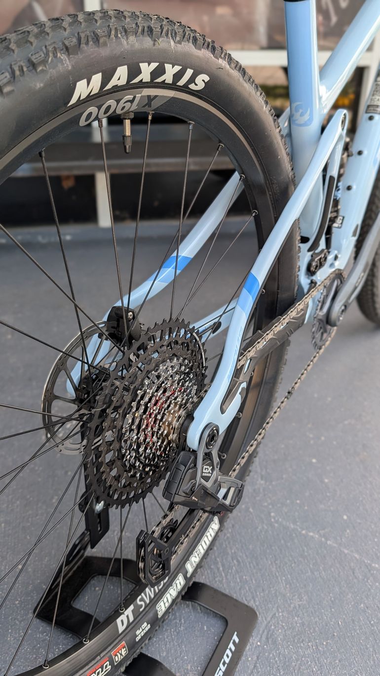 Used Pivot MACH 4 SL Ride GX Eagle Transmission 2025 2025 Mountainbike, Blue, 29 — image 5 of 5