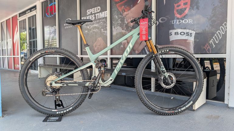 Used Pivot Trailcat SL Pro XT/XTR 2025 2025 Mountainbike, Green, 29 — image 1 of 5