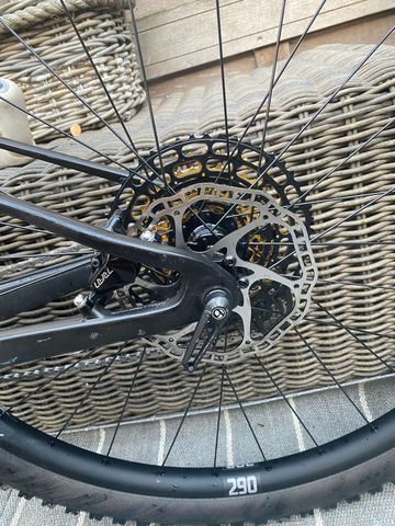 Used Trek Supercaliber 9.8 2023 2023 Mountainbike, Black, 29 — image 8 of 15
