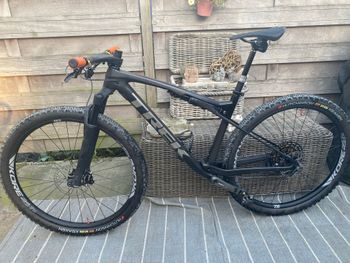 Gebrauchtes Trek Supercaliber 9.8 2023 2023 Mountainbike, Schwarz, 29 — Bild 2 von 15