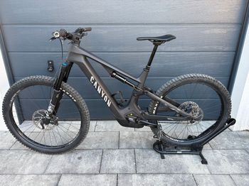 Used Canyon Spectral Cf 8 2023 2023 Mountainbike, Black — image 2 of 8
