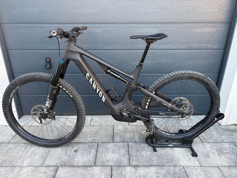 Used Canyon Spectral Cf 8 2023 2023 Mountainbike, Black — image 2 of 8