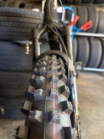 Used Giant Trance X Advanced, E+ 1 2022 2022 Mountainbike, Black — image 6 of 7